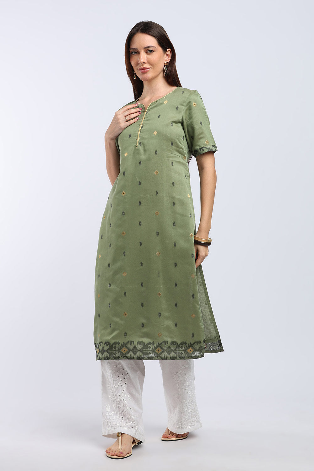 Mythri Women’s Cotton Embroidered Kurti | Sweetheart Neck Kurta with Golden Piping & Sequin Embroidery | Ethnic Kurti for Office Festive & Casual Wear - K142