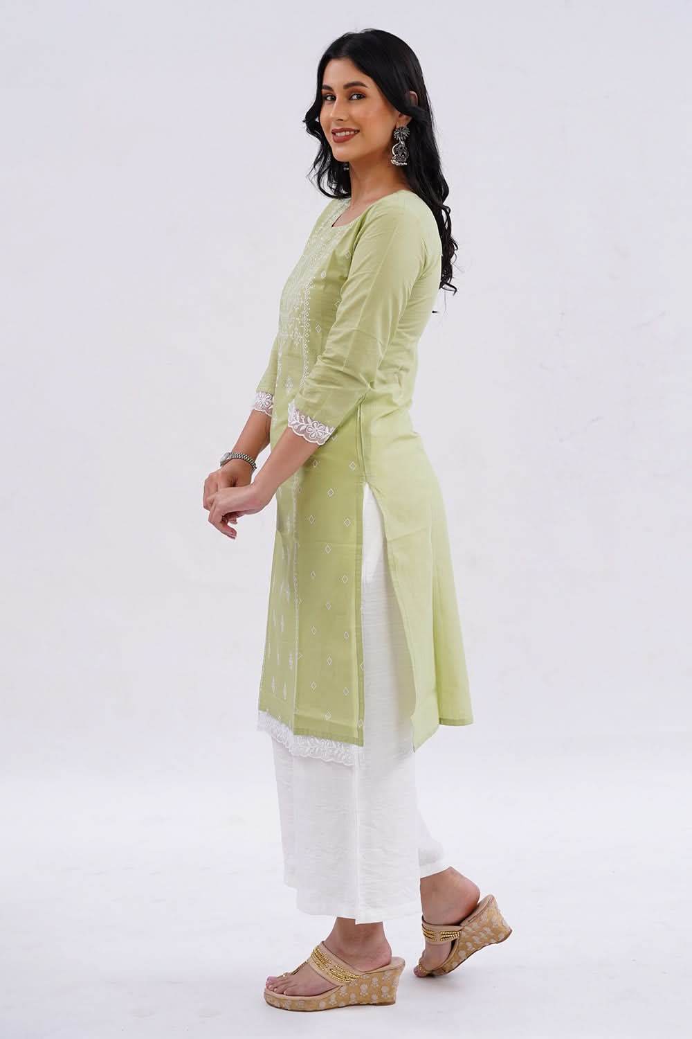 Mythri Round Neck with 3/4 Sleeves Straight Kurta - Green - KU05 - Naidu Hall Family Store