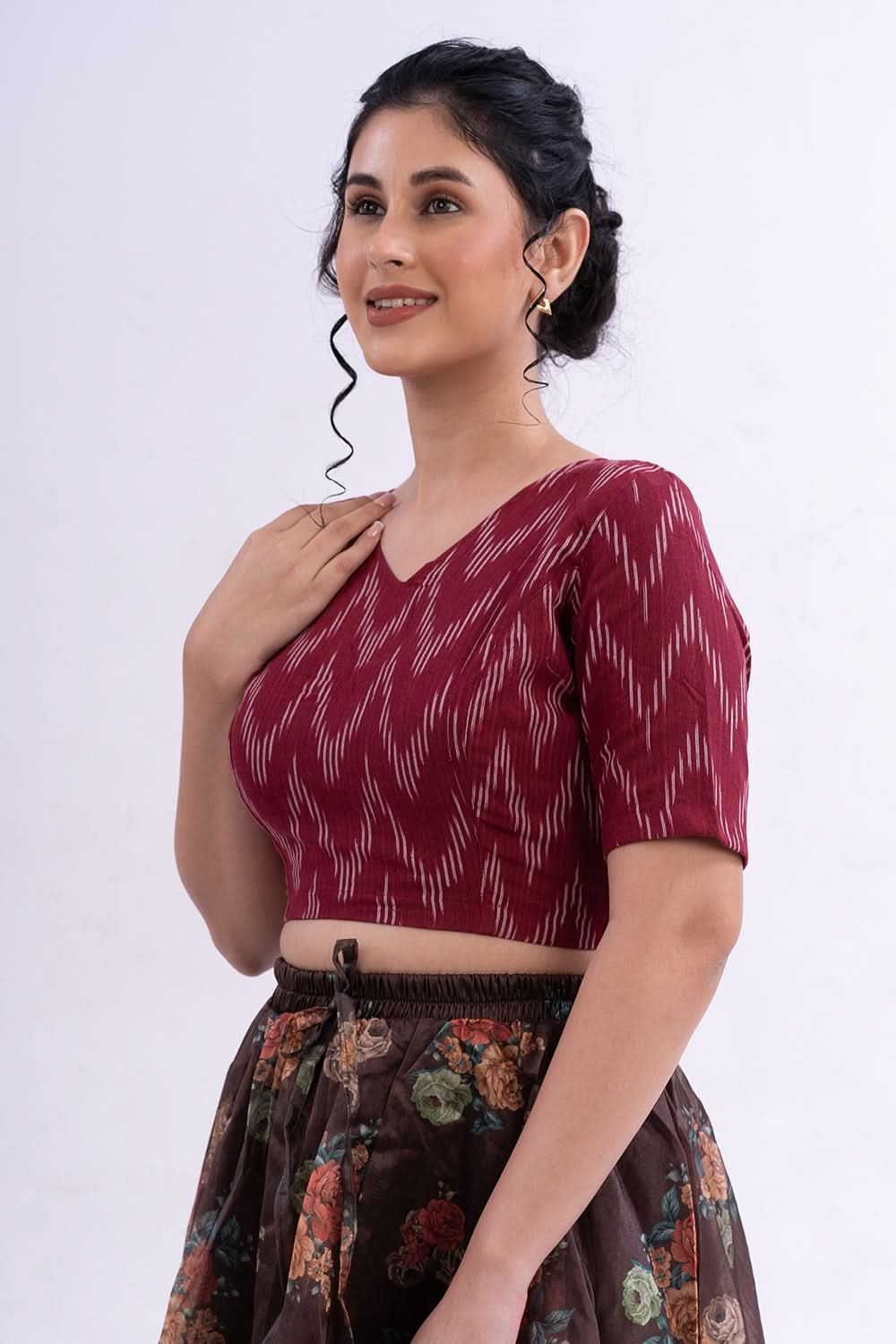 Naidu Hall V Neck Elbow Sleeve Women's Handloom Cotton Saree Ikat1 Back Open Blouse - Maroon