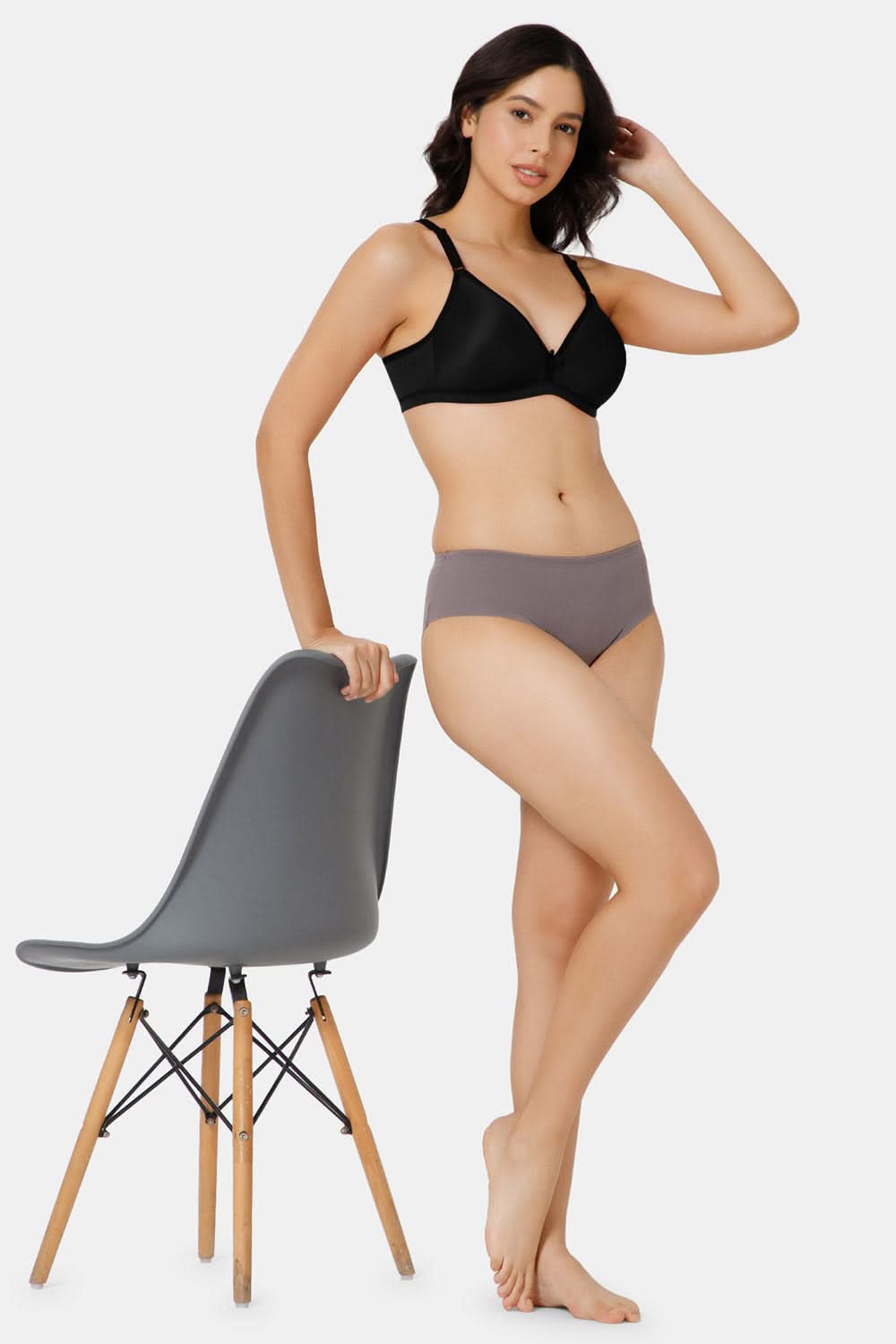 Elegant Nova T-Shirt Bra in Black Designed for Comfort and Everyday Use