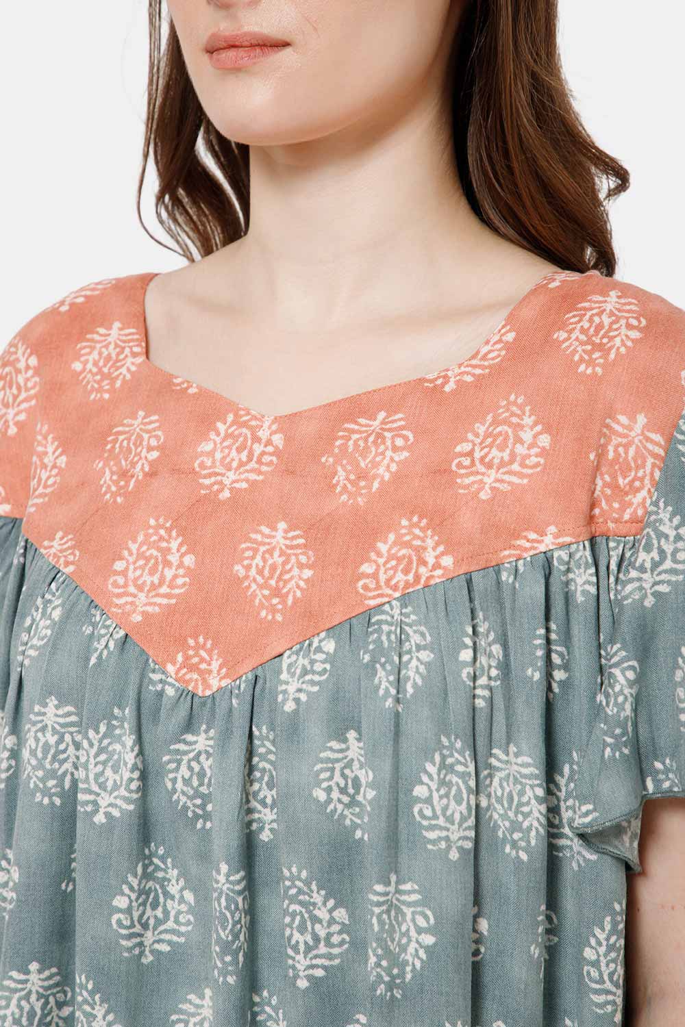 Naidu Hall All Over Printed Nighty with Butterfly Sleeves Diamond Neck - Green - NT37