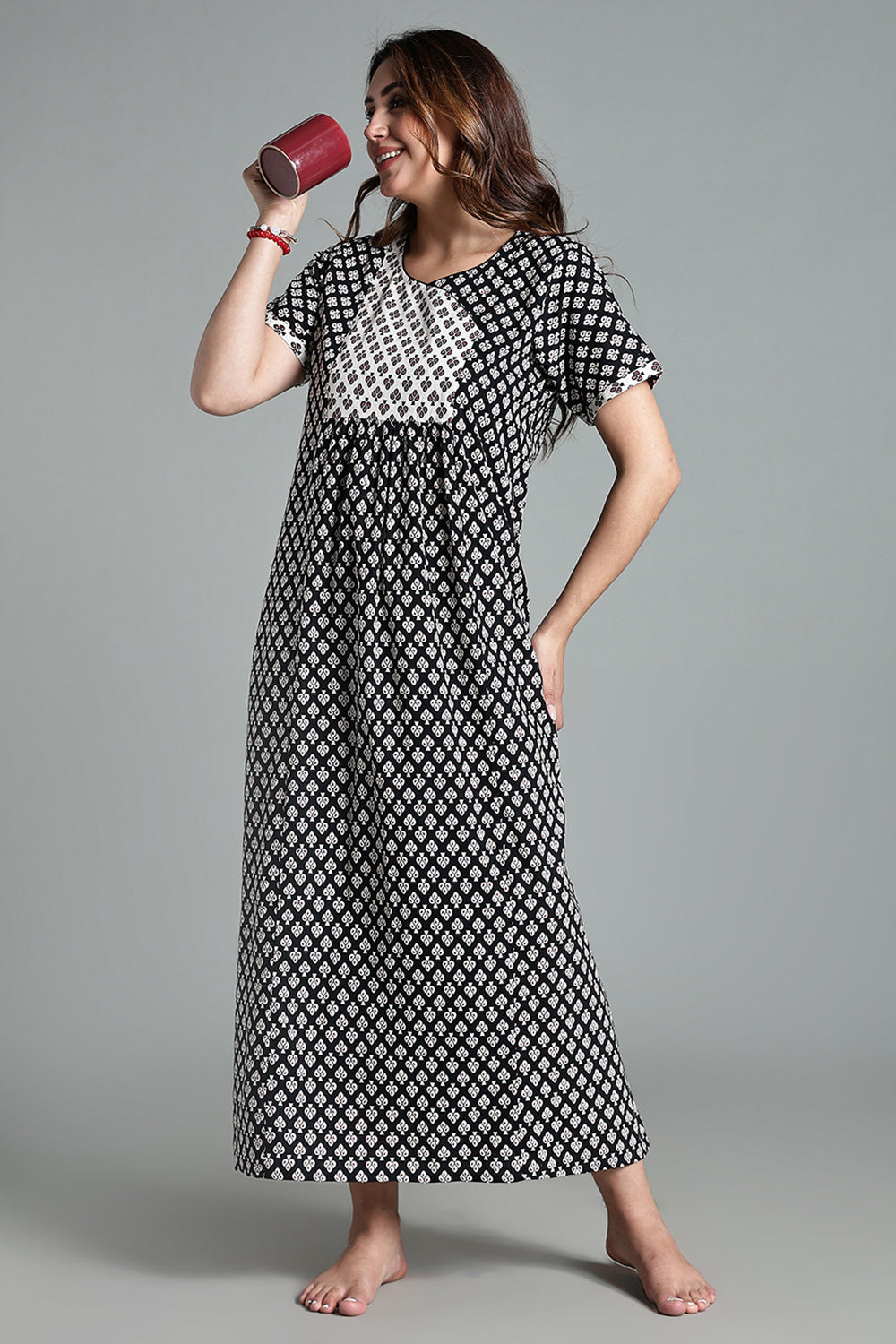 Naidu Hall Women’s Full-Length Cotton Nighty – Scoop Neck with V-Slit, Contrast Patch Yoke & Floral Butta Print
- Black - NA34