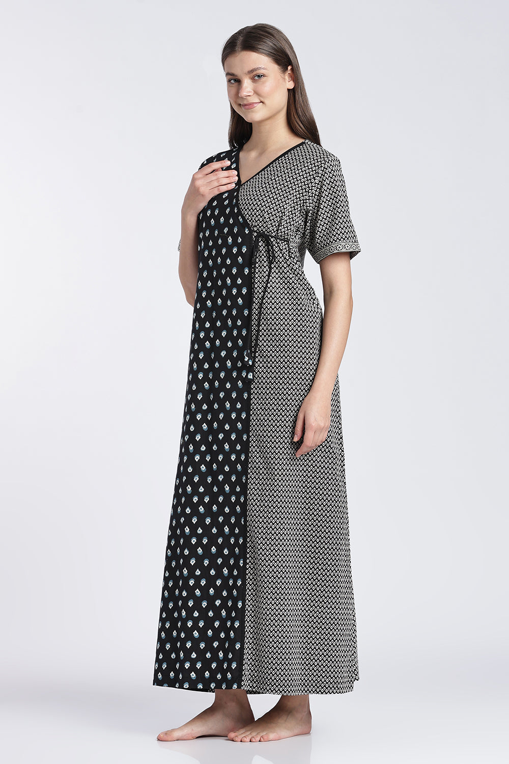 Naidu Hall Women’s Printed Cotton Nighty | V-Neck Night Dress with Contrast Yoke Border | Short Sleeve Daily Wear, Sleepwear & Loungewear
- NB52