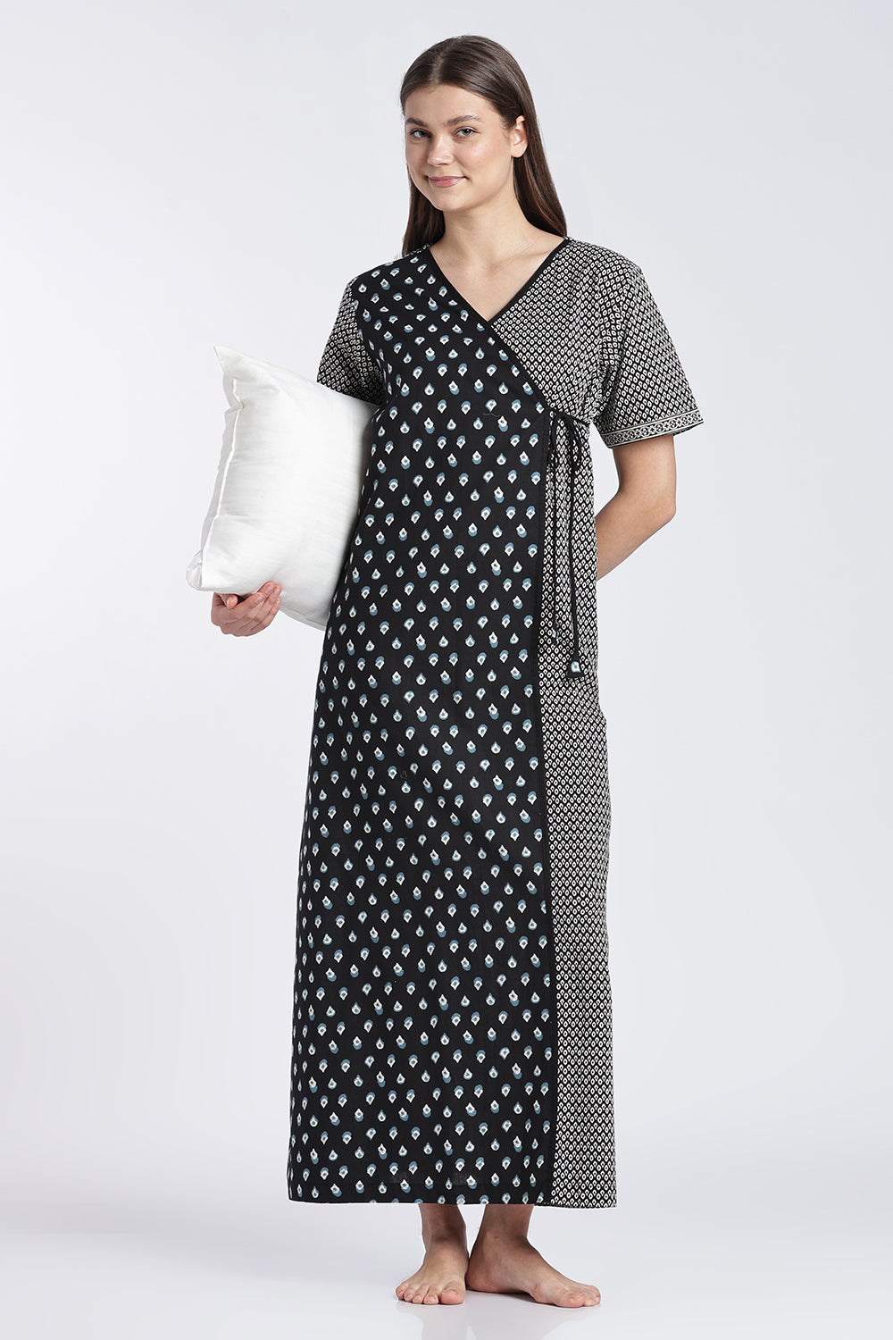 Naidu Hall Women’s Printed Cotton Nighty | V-Neck Night Dress with Contrast Yoke Border | Short Sleeve Daily Wear, Sleepwear & Loungewear
- NB52