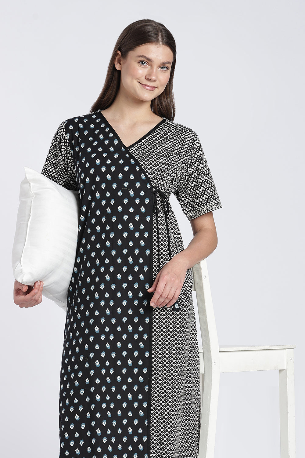 Naidu Hall Women’s Printed Cotton Nighty | V-Neck Night Dress with Contrast Yoke Border | Short Sleeve Daily Wear, Sleepwear & Loungewear
- NB52
