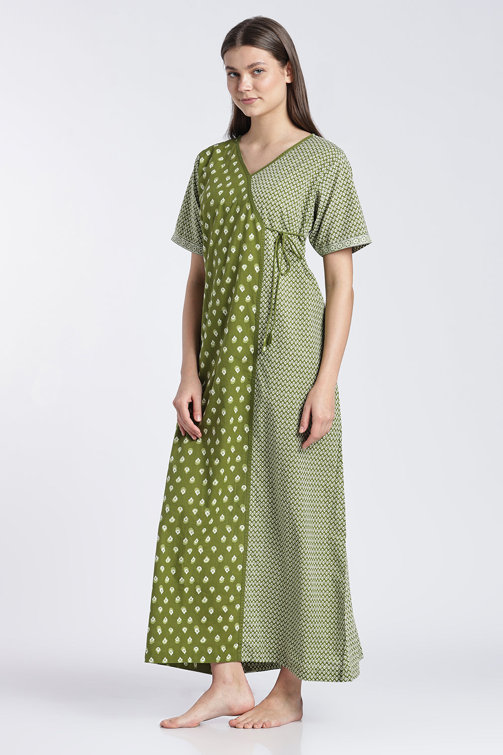 Naidu Hall Women’s Printed Cotton Nighty | V-Neck Night Dress with Contrast Yoke Border | Short Sleeve Daily Wear, Sleepwear & Loungewear
- NB52