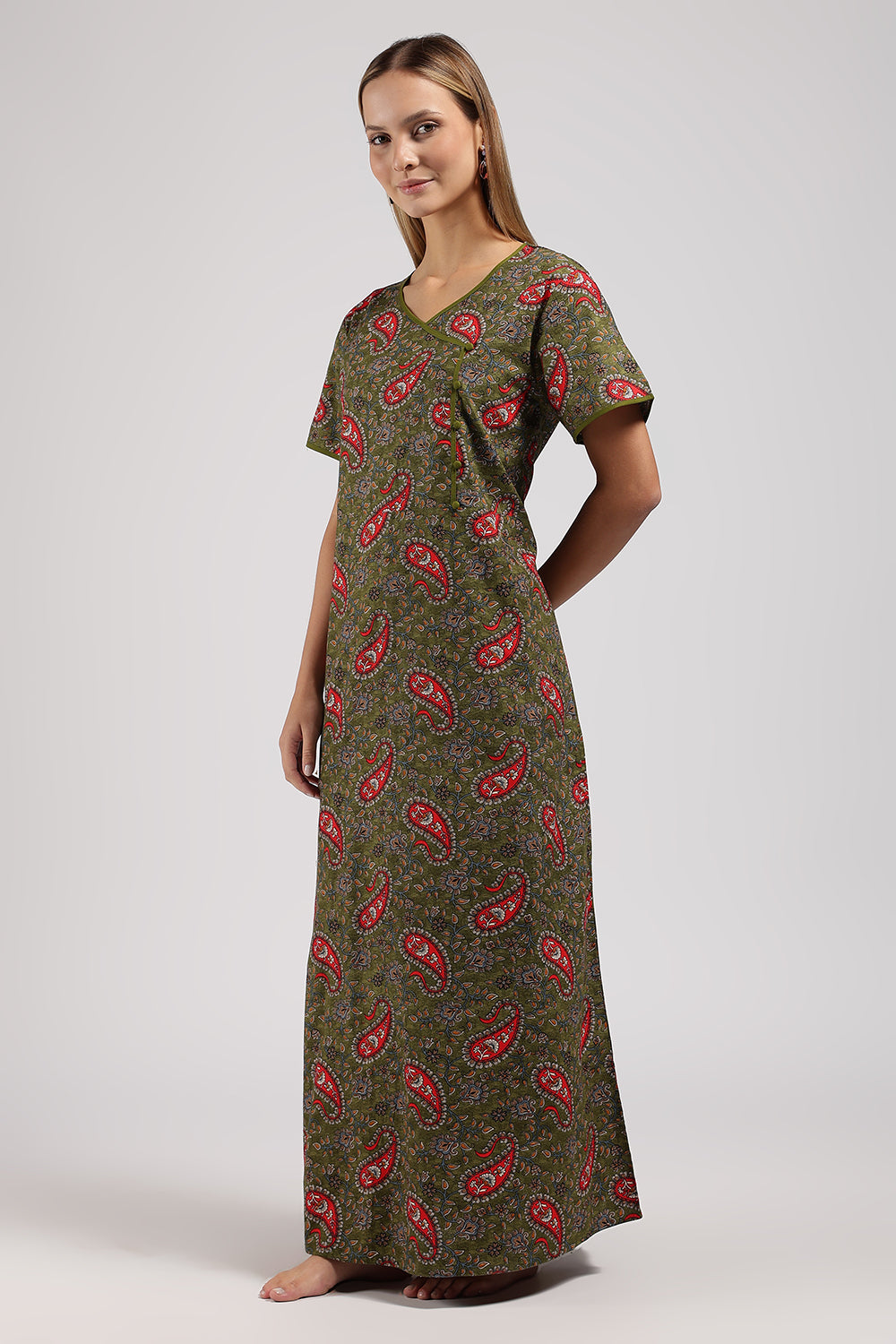 Naidu Hall Printed Cotton Nighty for Women – A-Line Relaxed Fit Sleepwear with V-Neck & Asymmetric Panel | Comfortable Daily Wear Nighty
- N121