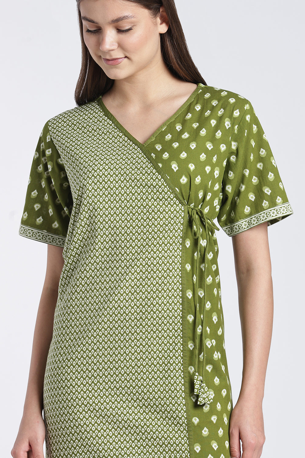 Naidu Hall Women’s Printed Cotton Angarakha Nighty | V-Neck Wrap Style Night Dress with Tie-Up | Short Sleeve Daily Wear, Sleepwear & Loungewear
- NB51