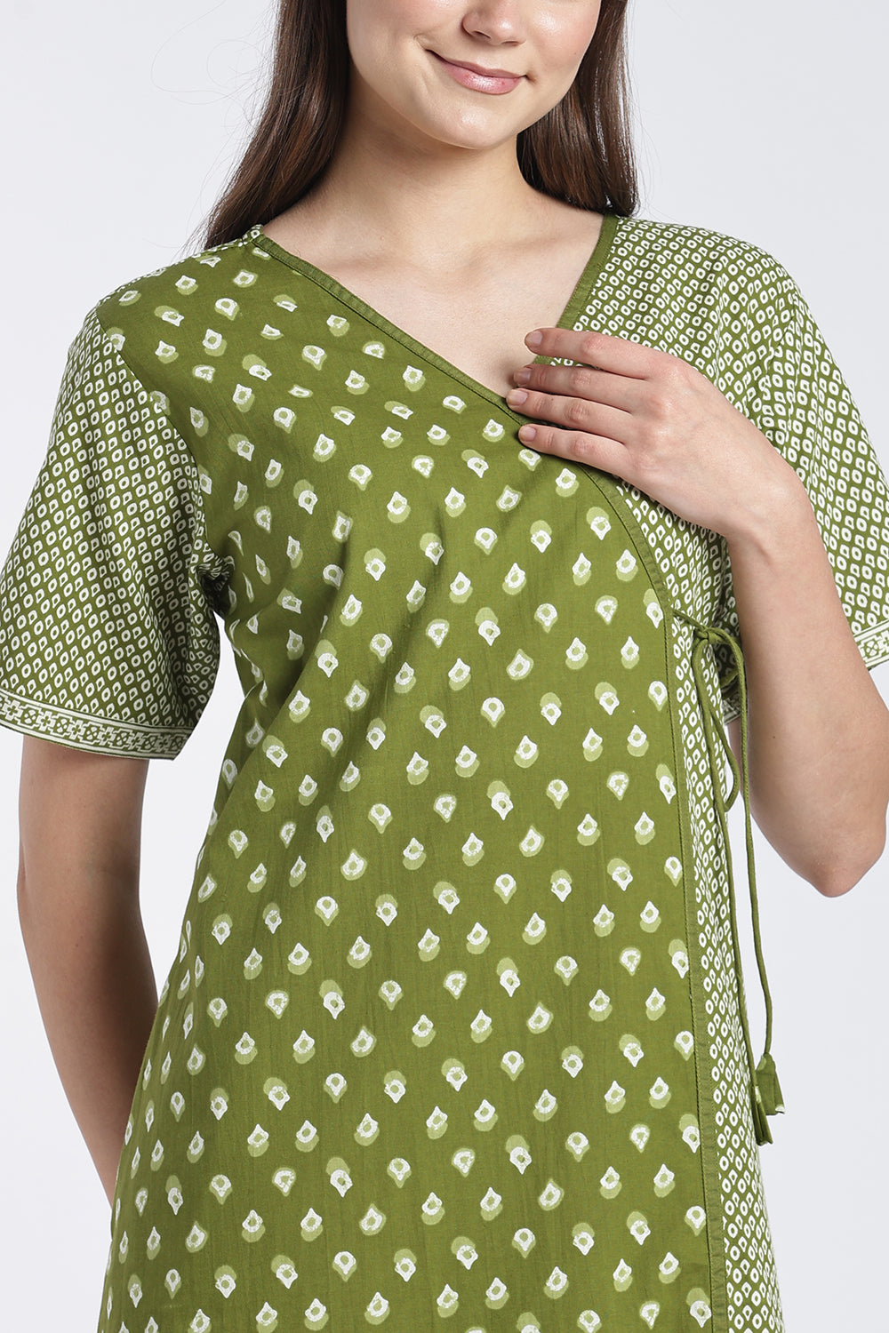 Naidu Hall Women’s Printed Cotton Nighty | V-Neck Night Dress with Contrast Yoke Border | Short Sleeve Daily Wear, Sleepwear & Loungewear
- NB52