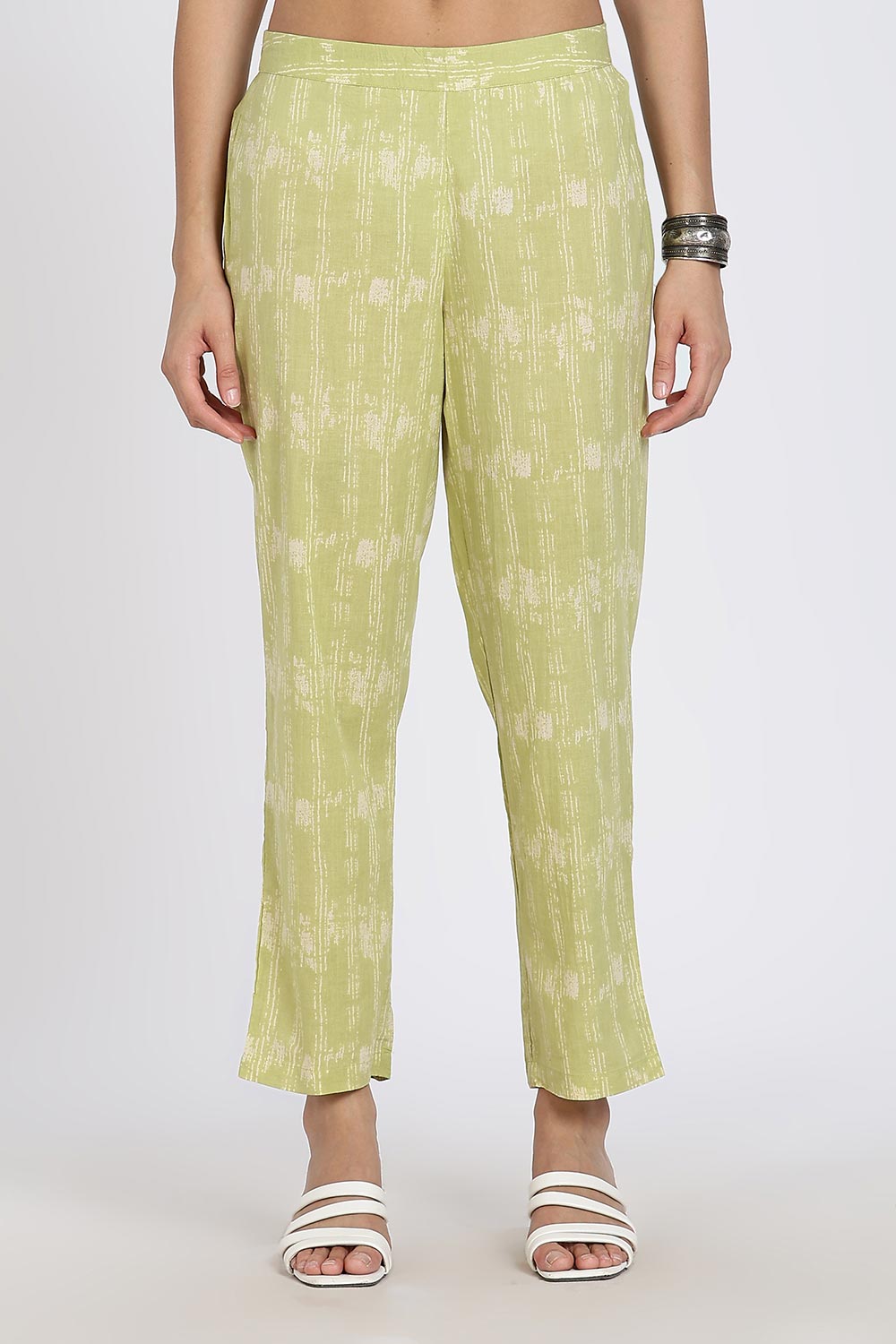 Mythri Elegant Cotton Kurthi Set for Women – Straight Cut Kurta with Embroidery & Pants | Daily Wear Ethnic Kurta Set - Green - K803