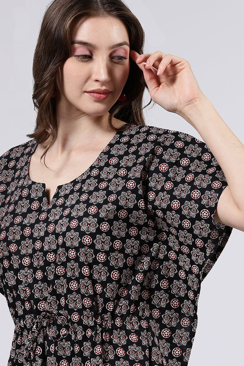 Naidu Hall Women’s Printed Cotton Full Length Nighty with Scoop Neckline and Contrast Piping Detail
- Black - NA56