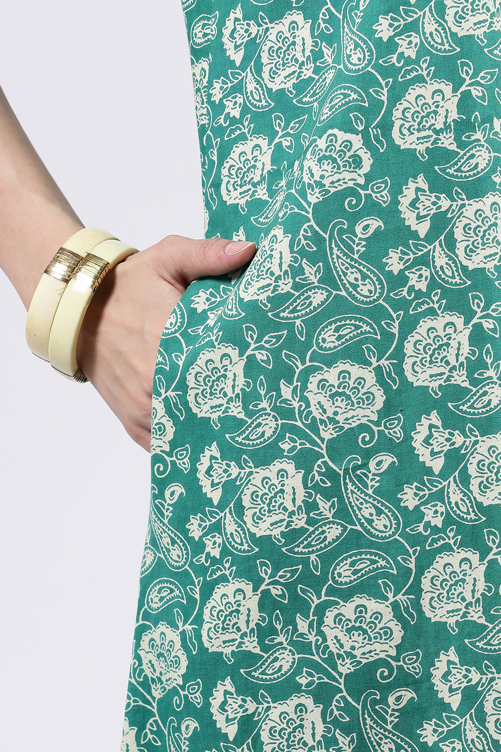 Naidu Hall Women’s Printed Cotton Full Length Nighty with Mandarin Collar and V Slit Neckline
- NA69