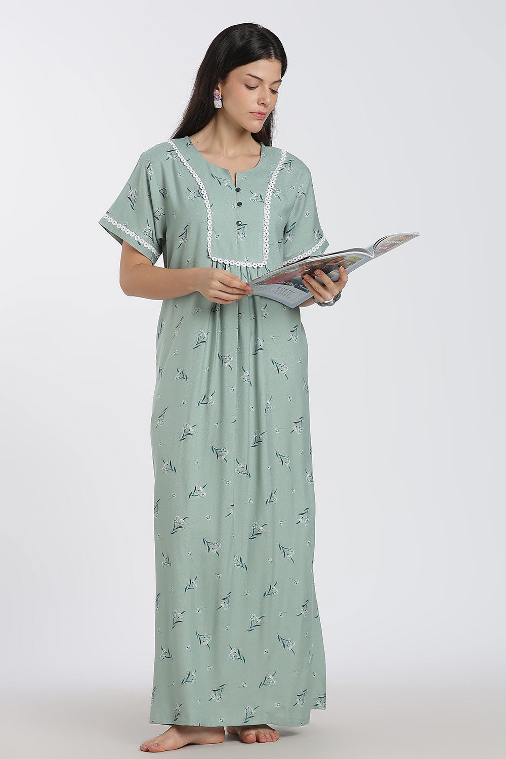 Naidu Hall Printed Cotton Nighty for Women – Full Length A-Line Nighty with Lace Panel & V-Slit Neck | Comfortable Daily Wear Sleepwear
- NB37