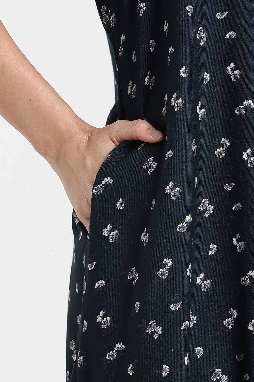 Naidu Hall Printed Alpine Cotton Nighty for Women – Full Length A-Line Sleepwear with Lace Detail & V-Neck | Comfortable Daily Wear Nighty
- NB39