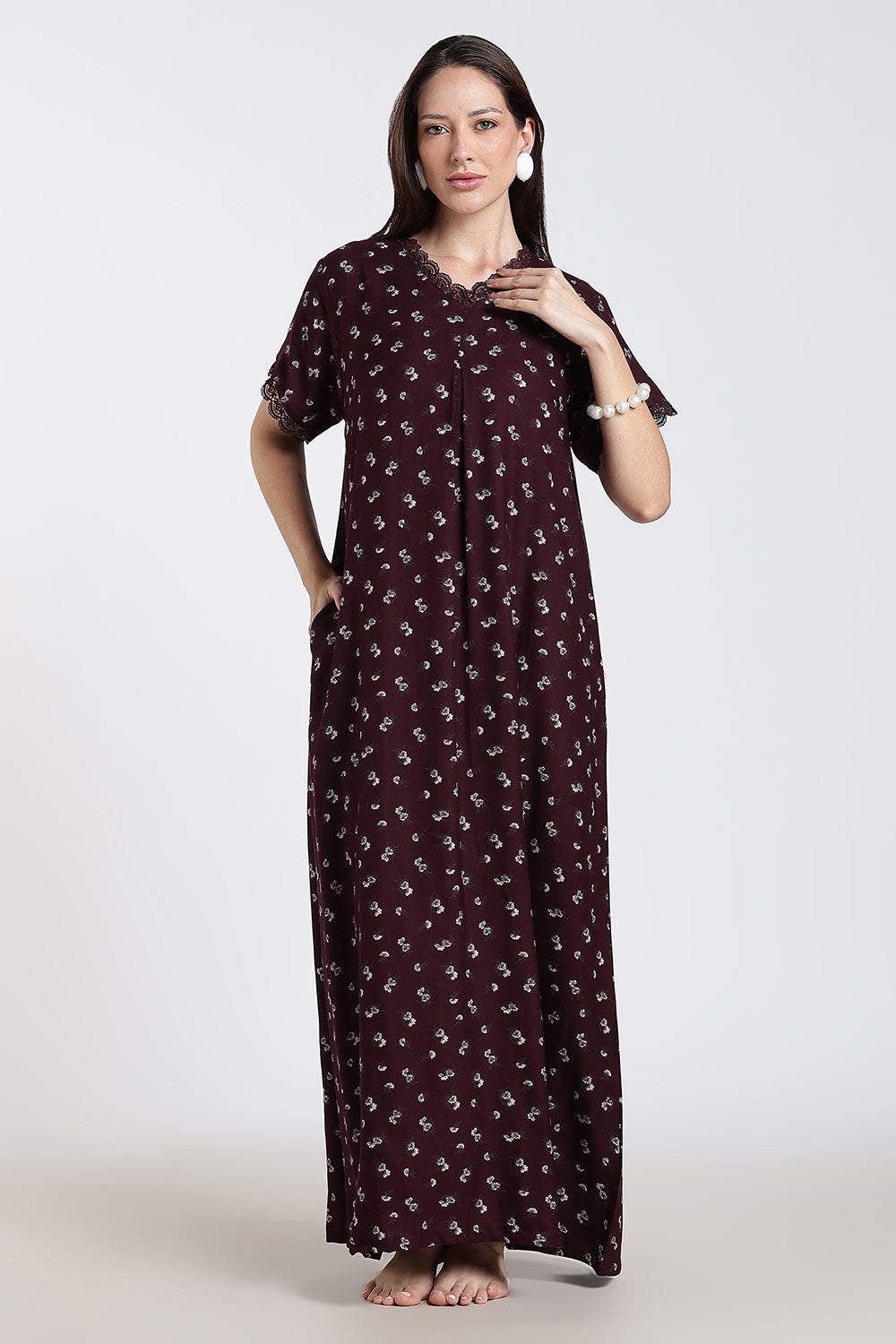 Naidu Hall Printed Alpine Cotton Nighty for Women – Full Length A-Line Sleepwear with Lace Detail & V-Neck | Comfortable Daily Wear Nighty
- NB39