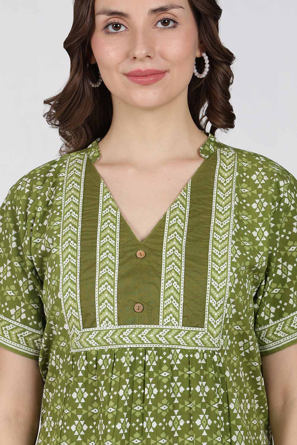 Naidu Hall Printed Cotton Nighty for Women – Full Length Relax Fit Sleepwear with Mandarin Collar & Panel Design | Comfortable Daily Wear Nighty
- NB45