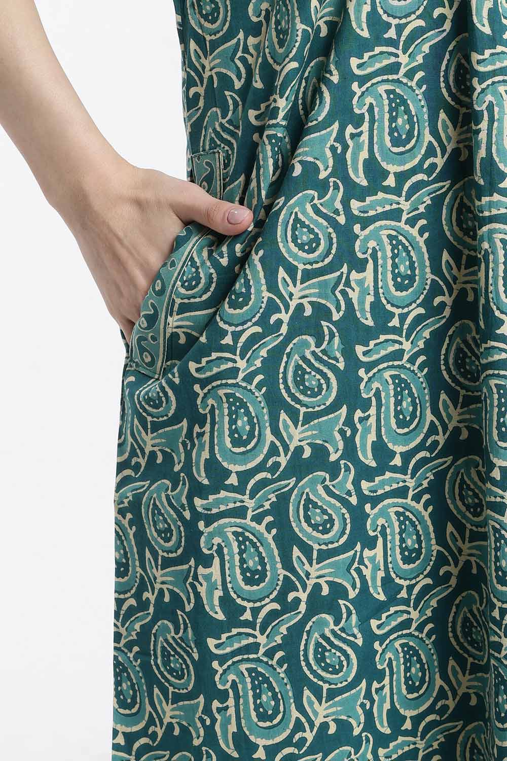Naidu Hall Women’s Printed Cotton Nighty – Full Length Nighty with V-Slit Round Neck, Lace Yoke & Side Pocket | Comfortable Daily Wear & Sleepwear for Women
- NB46