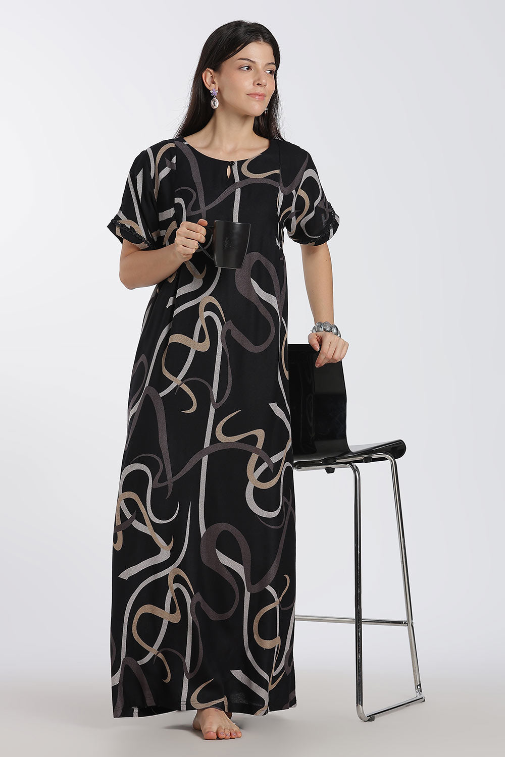 Naidu Hall Printed Cotton Nighty for Women – Full Length Relaxed Fit Sleepwear with Keyhole Neck & Panel Design | Comfortable Daily Wear Nighty
- NF41
