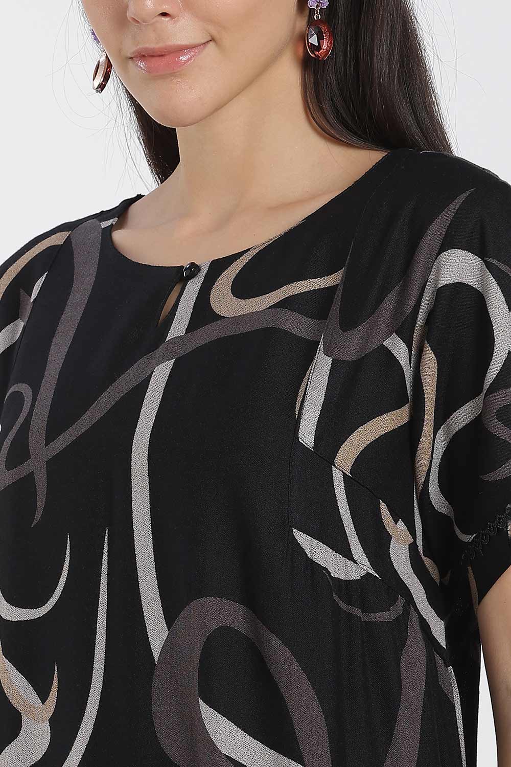Naidu Hall Printed Cotton Nighty for Women – Full Length Relaxed Fit Sleepwear with Keyhole Neck & Panel Design | Comfortable Daily Wear Nighty
- NF41