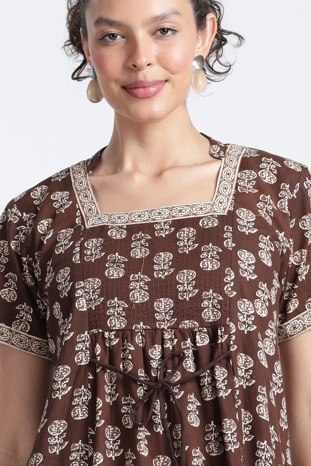 Naidu Hall Women’s Printed Cotton Nighty | Full-Length Daily Wear & Sleepwear Nightdress with Square Neck & Mandarin Collar
- NB23