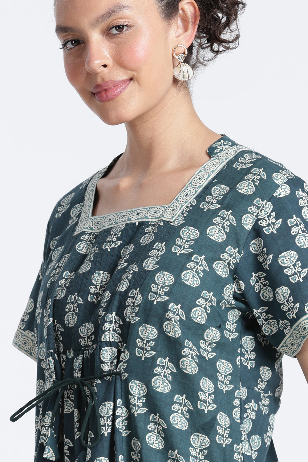 Naidu Hall Women’s Printed Cotton Nighty | Full-Length Daily Wear & Sleepwear Nightdress with Square Neck & Mandarin Collar
- NB23