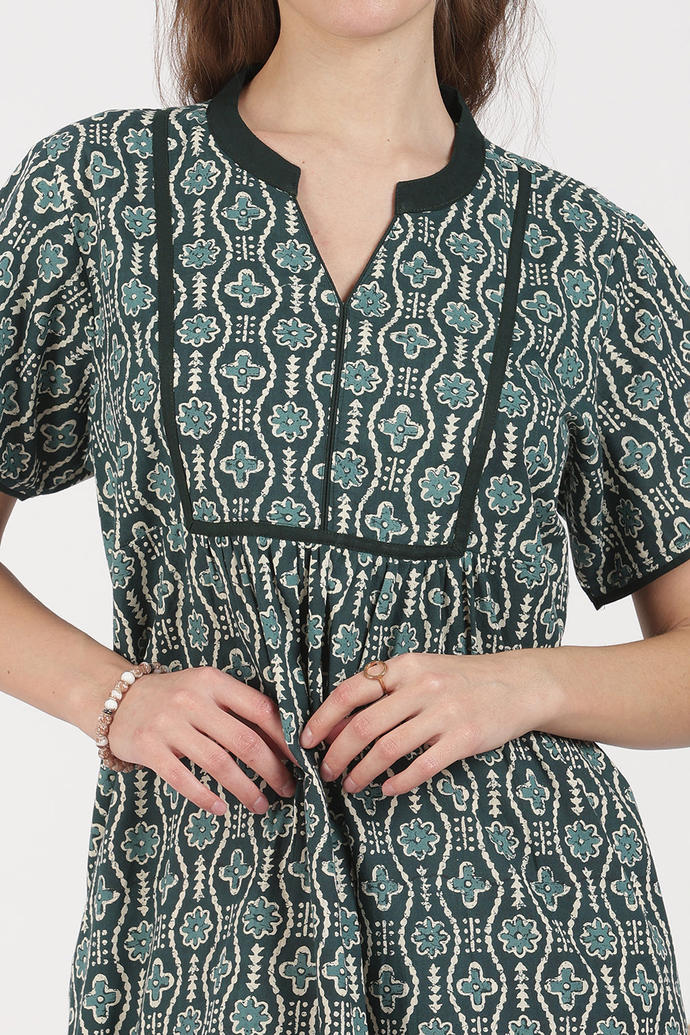 Naidu Hall Women’s Full-Length A-Line Nighty – Cotton, Split Mandarin Collar, Contrast Piping, Short Sleeves & Floral Zig-Zag Print
- NB08