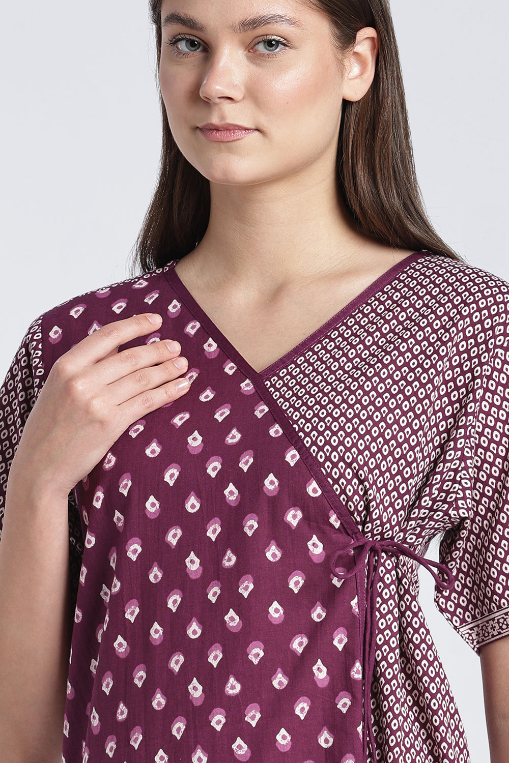Naidu Hall Women’s Printed Cotton Nighty | V-Neck Night Dress with Contrast Yoke Border | Short Sleeve Daily Wear, Sleepwear & Loungewear
- NB52