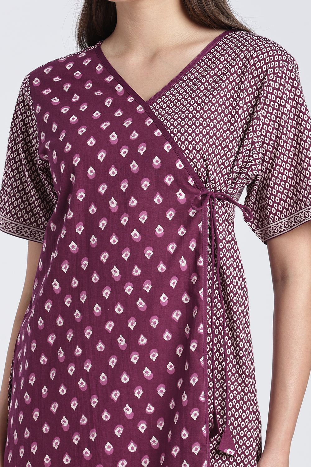 Naidu Hall Women’s Printed Cotton Nighty | V-Neck Night Dress with Contrast Yoke Border | Short Sleeve Daily Wear, Sleepwear & Loungewear
- NB52