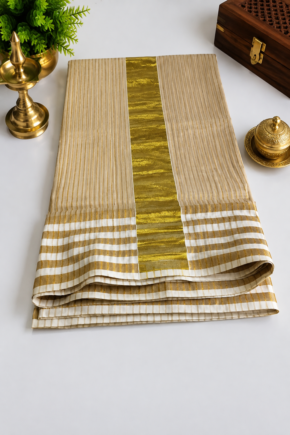Women’s Kerala Onam Jacquard Saree | Cotton Blend Kerala Saree with Gold Jacquard Detailing | Traditional Kasavu Style Festive Saree for Women - Gold - S133