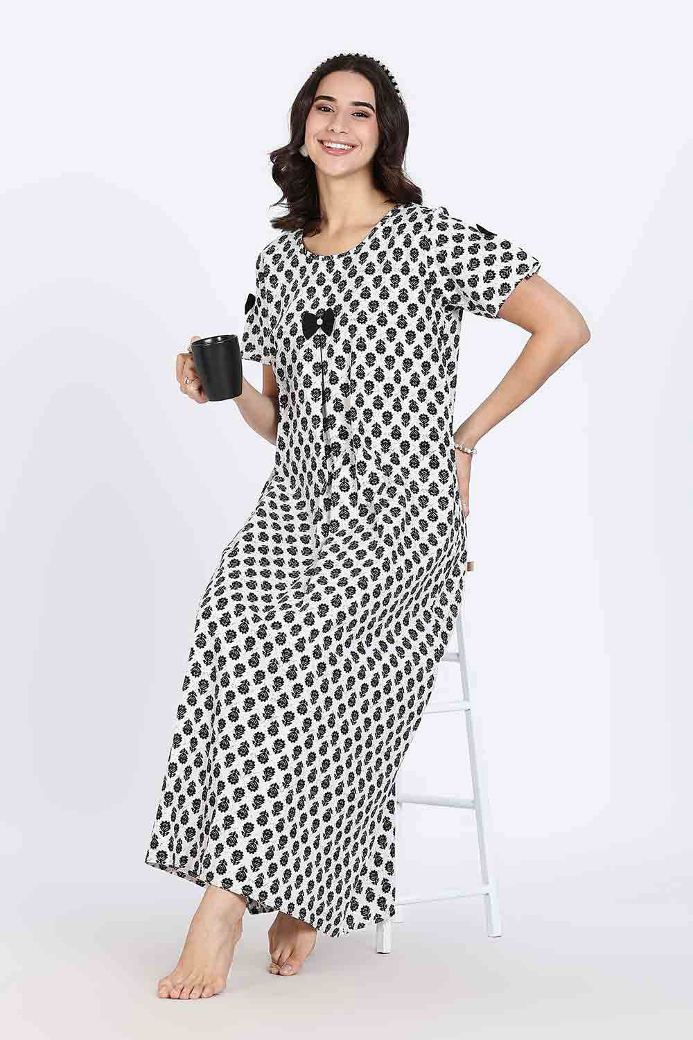 Naidu Hall Women’s Cotton Full-Length Nighty with Bow Tie & Pearl Button – Printed Design
- Black - NA62