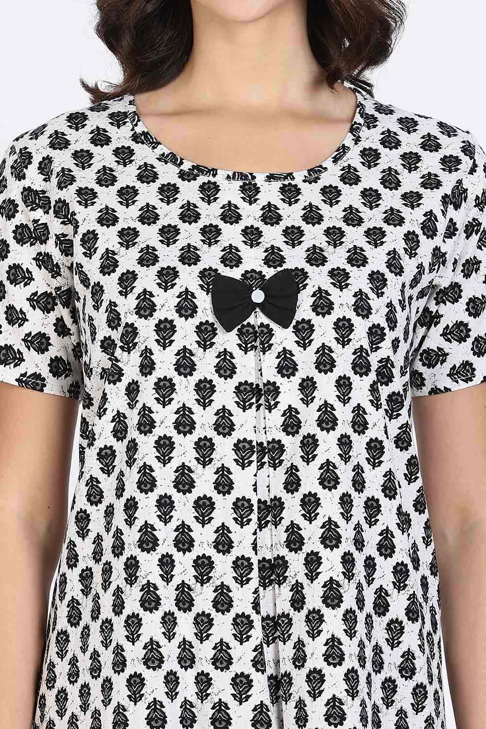 Naidu Hall Women’s Cotton Full-Length Nighty with Bow Tie & Pearl Button – Printed Design
- Black - NA62