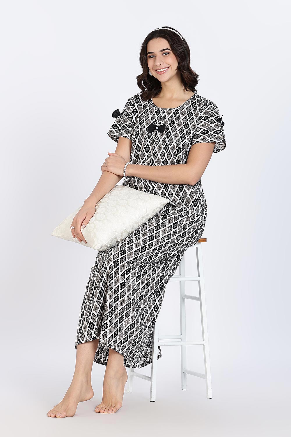 Naidu Hall Women’s Cotton Full-Length Nighty with Bow Tie & Pearl Button – Printed Design
- Black - NA64