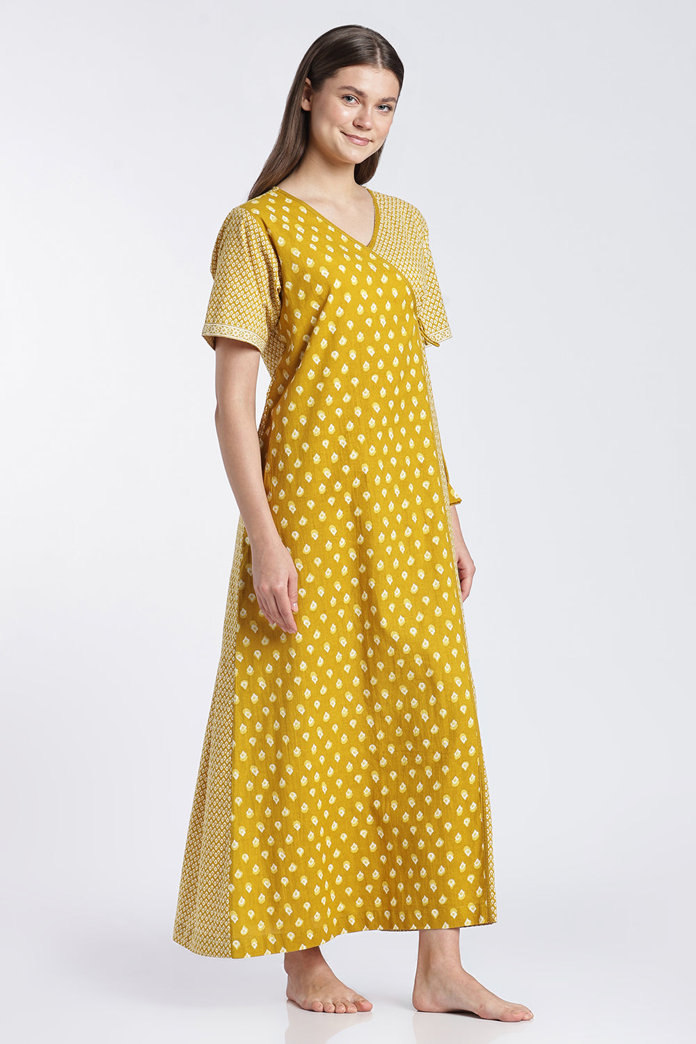 Naidu Hall Women’s Printed Cotton Nighty | V-Neck Night Dress with Contrast Yoke Border | Short Sleeve Daily Wear, Sleepwear & Loungewear
- NB52