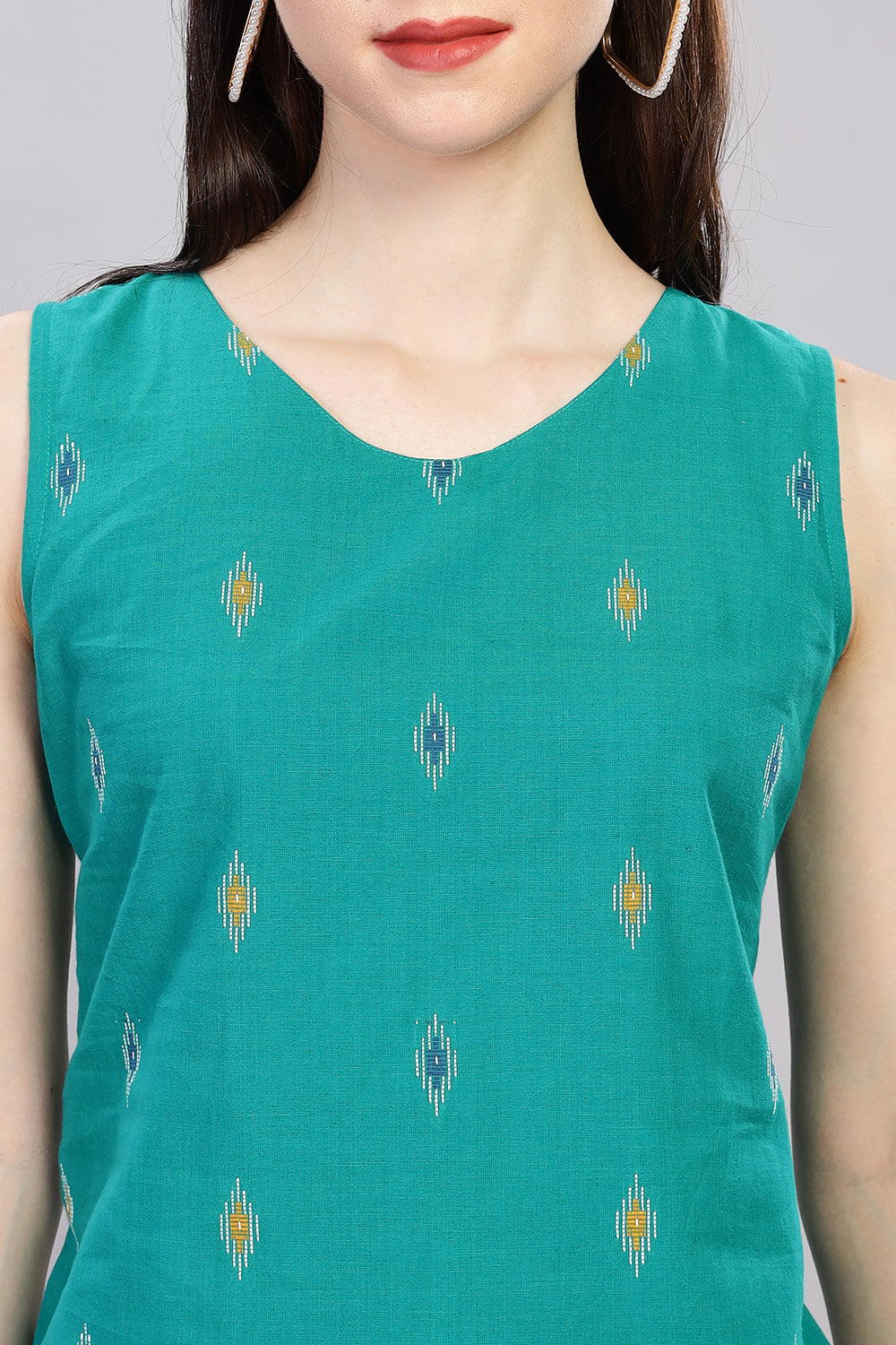 Mythri V Neck Sleeveless Casual Top for Women with Attachable Sleeves - Teal Green - TO18