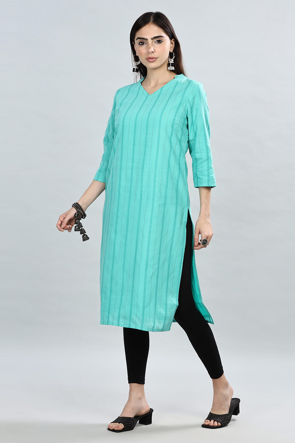 Mythri Cutaway Collar With 3/4th Sleeve V Neck Straight Cut Kurta  - Teal - KU61