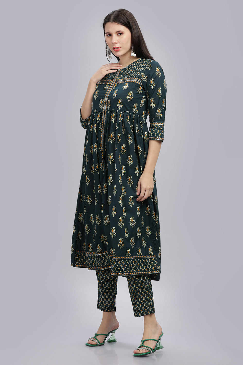 Mythri Women’s Casual Kurta Set Round Neck Printed Straight Cut Cotton Kurta - Green - SS01