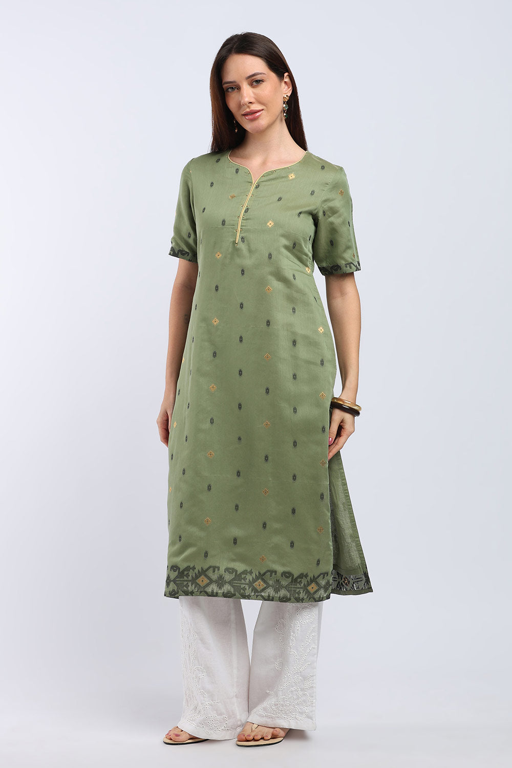 Mythri Women’s Cotton Embroidered Kurti | Sweetheart Neck Kurta with Golden Piping & Sequin Embroidery | Ethnic Kurti for Office Festive & Casual Wear - K142