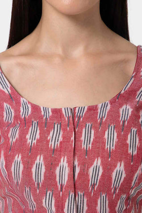Naiduhall Princess Cut Round Neck Short Sleeve Ikat Blouse - Light maroon - BU10