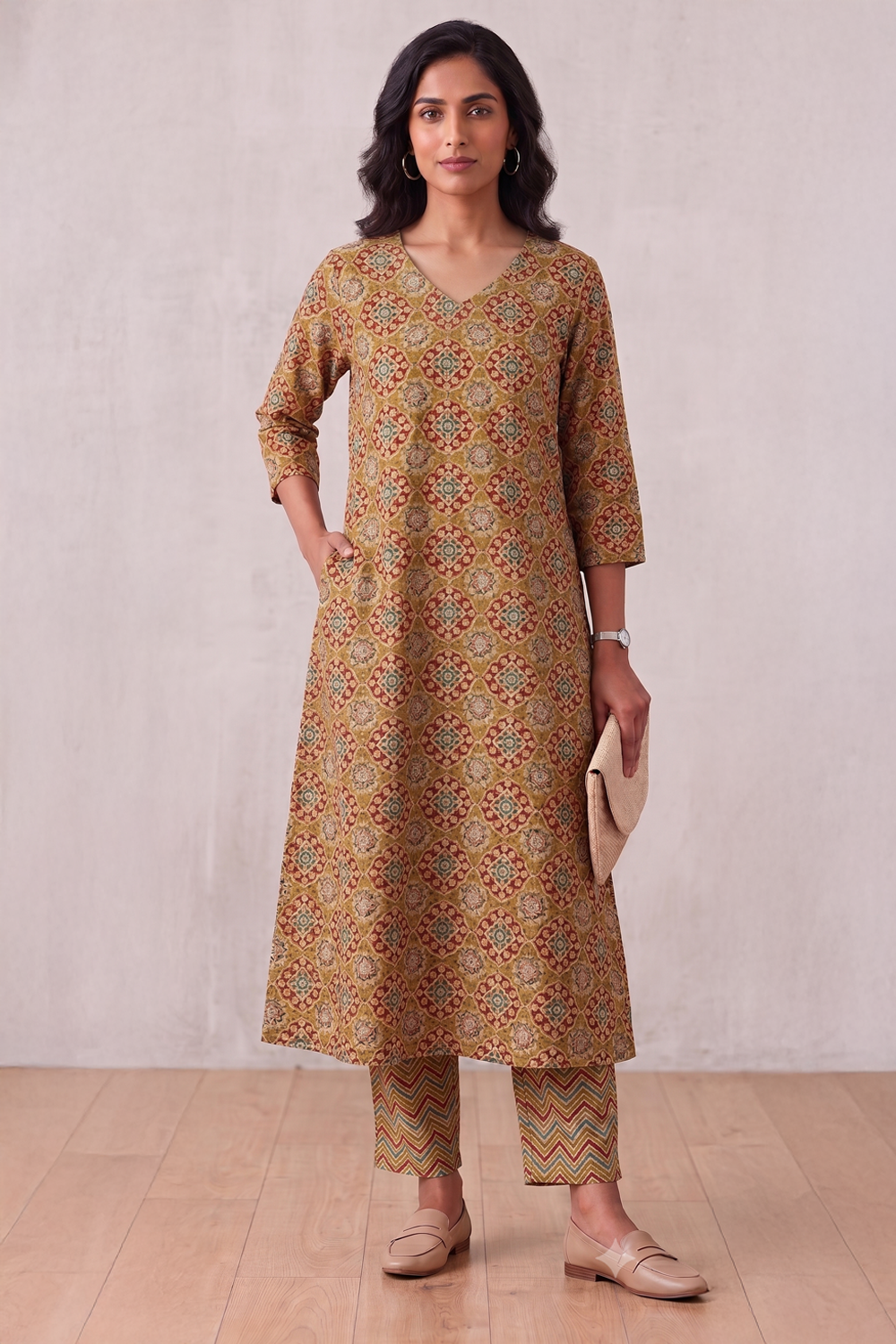 Women's Prints Cotton Blend Kurta Set with Round Neck, 3/4 Sleeve and Regular Fit - Below Knee | Everyday Ethnic Wear Kurta Set for Office Wear & Daily Wear - 2107
