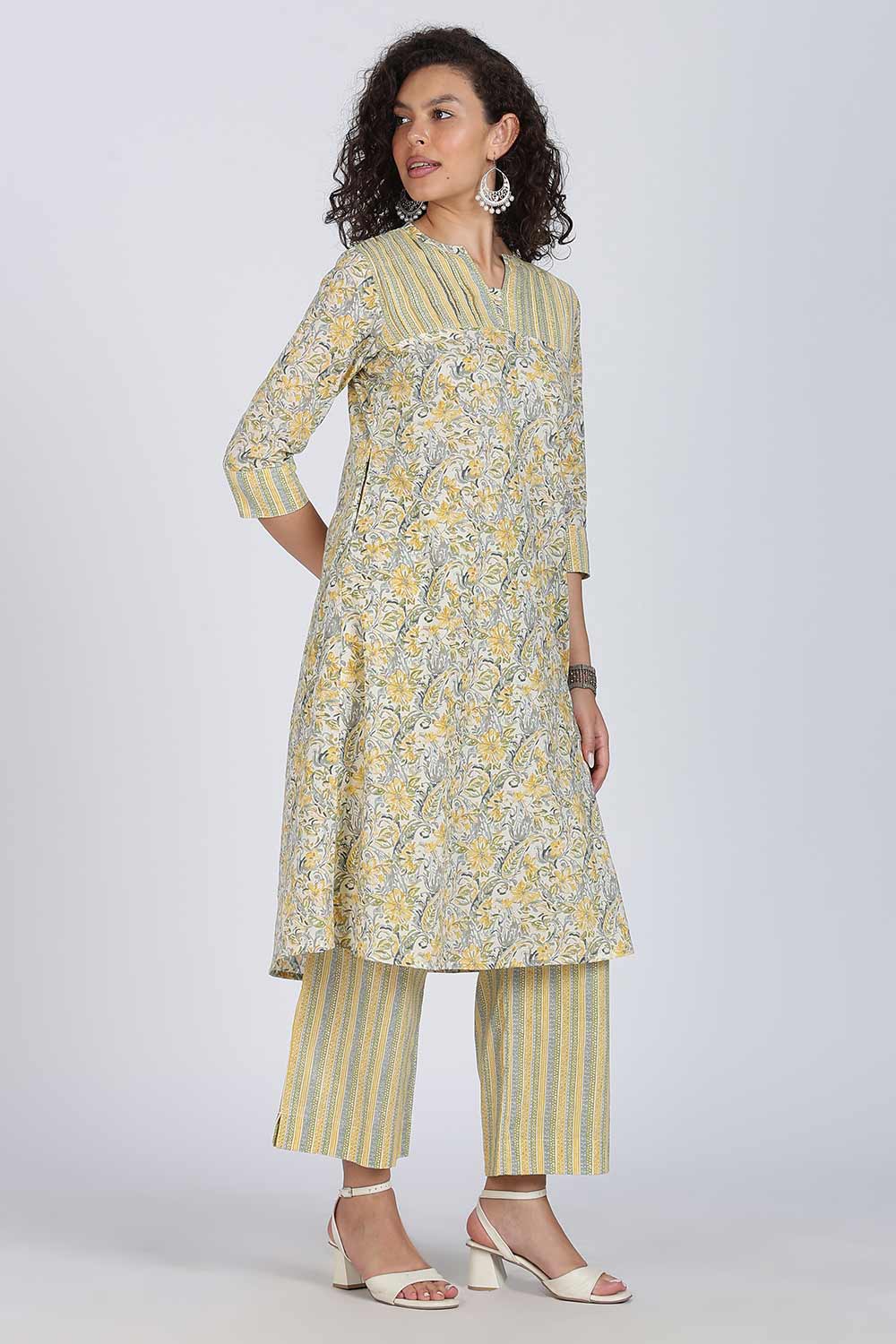 Mythri Women Cotton Floral Printed Kurti Set – Mandarin Collar Split V-Neck A-Line Kurta with Straight Pants | Everyday Wear Ethnic Co-ord Set - KS02