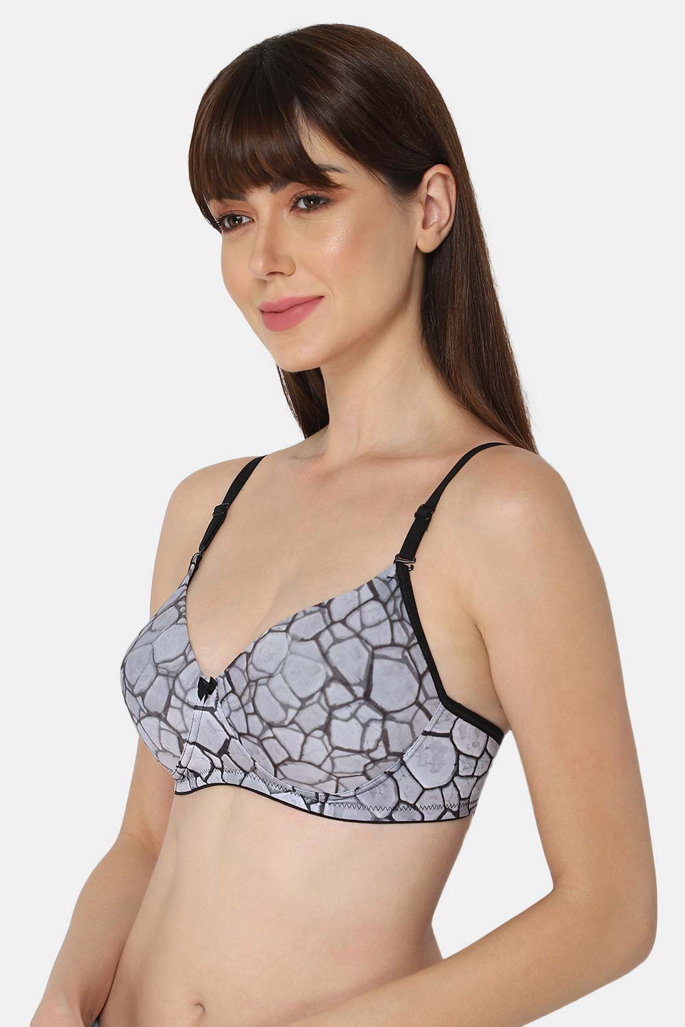 Clovia Padded Non-Wired Full Cup Halter Neck Bralette in Black - Lace (36E)
